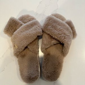 Samara x the Jilly Box Slippers